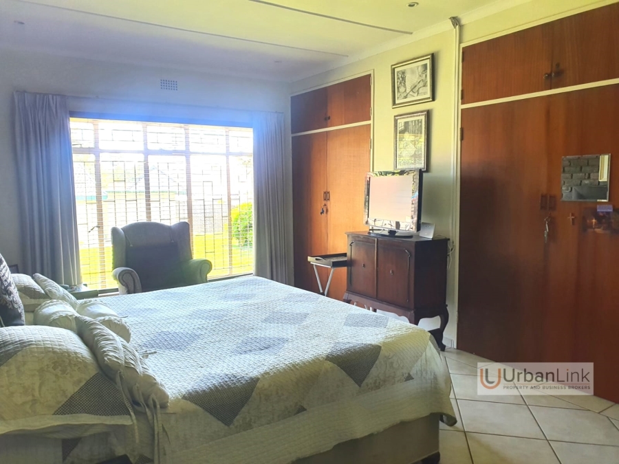 4 Bedroom Property for Sale in Safari Gardens North West